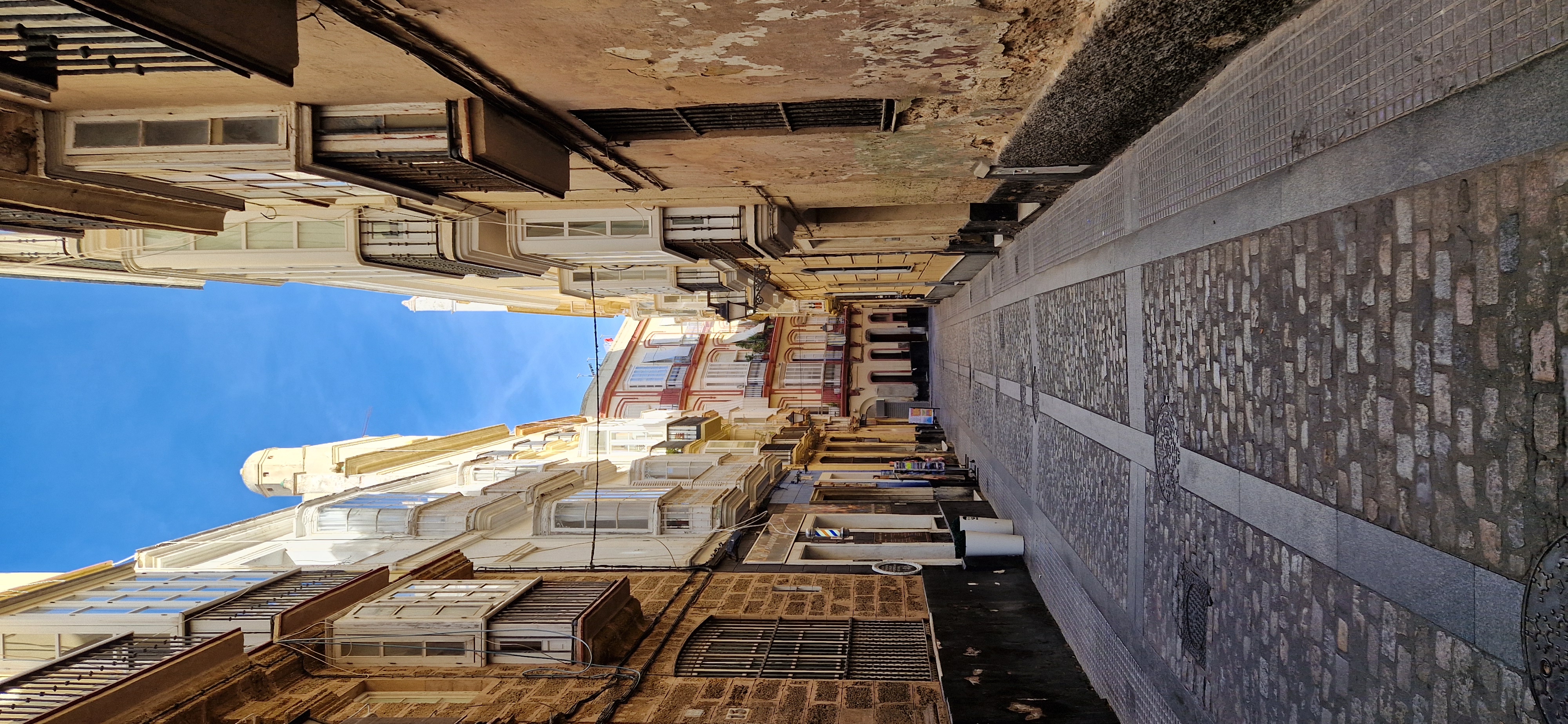 The romantic, narrow streets of Cadiz